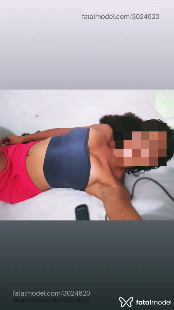 Acompanhante mulher com cabelo castanho de olhos pretos - Bruna