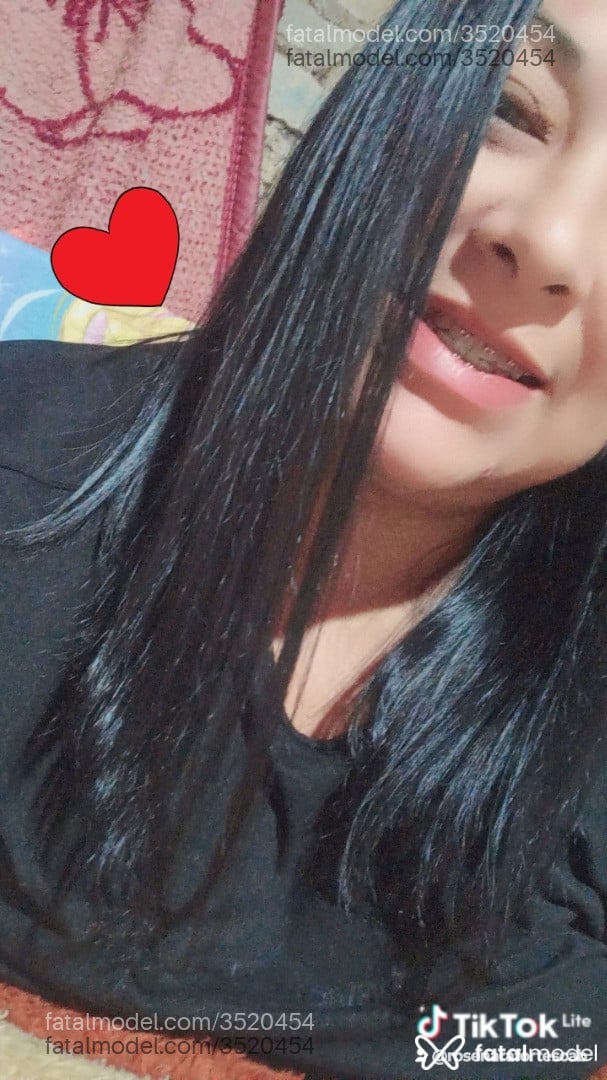 Acompanhante mulher morena (o) de olhos pretos - Daniela Acompanhante mulher morena (o) de olhos pretos - Daniela