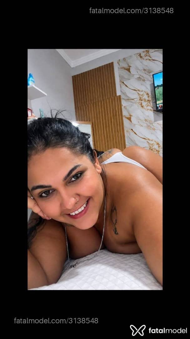 Acompanhante mulher morena (o) de olhos castanhos - May