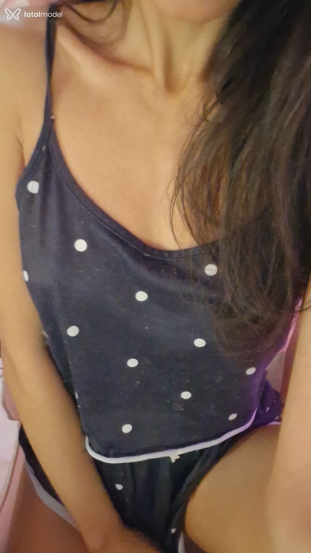 Acompanhante mulher morena (o) de olhos castanhos - Ártemis Acompanhante mulher morena (o) de olhos castanhos - Ártemis