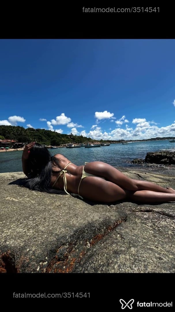 Acompanhante mulher trans morena (o) de olhos castanhos - Bruninha Acompanhante mulher trans morena (o) de olhos castanhos - Bruninha