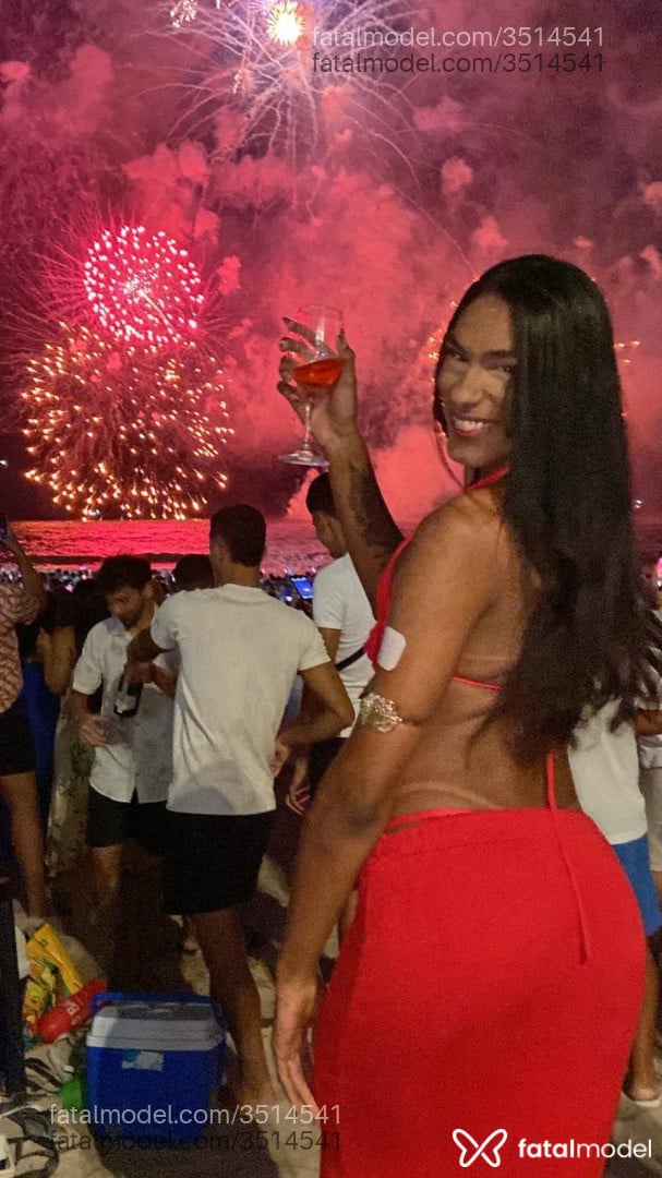 Acompanhante mulher trans morena (o) de olhos castanhos - Bruninha Acompanhante mulher trans morena (o) de olhos castanhos - Bruninha