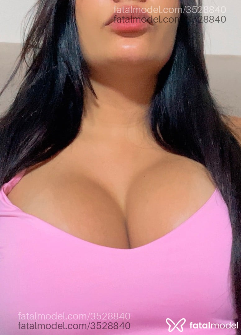 Acompanhante mulher morena (o) de olhos castanhos - Micaely Acompanhante mulher morena (o) de olhos castanhos - Micaely