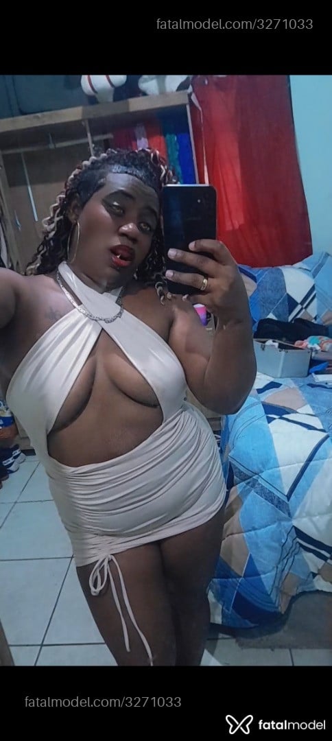 Acompanhante mulher com cabelo castanho de olhos pretos - Pretah
