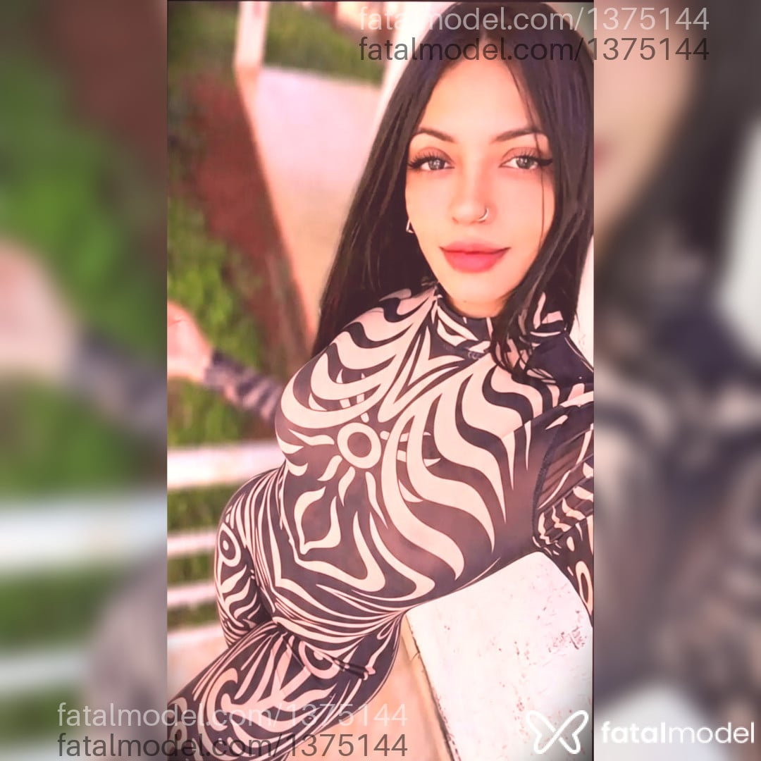 Acompanhante mulher com cabelo castanho de olhos castanhos - Morena