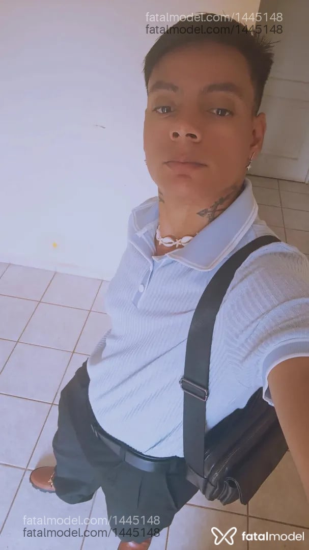 Acompanhante homem morena (o) de olhos pretos - Robson Reis Acompanhante homem morena (o) de olhos pretos - Robson Reis