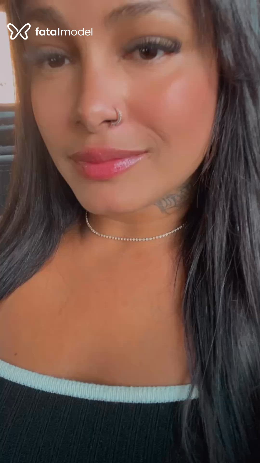 Acompanhante mulher com cabelo castanho de olhos castanhos - ísis Brandão