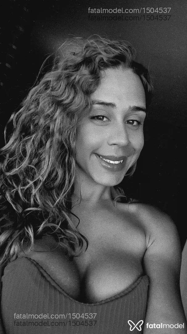 Acompanhante mulher trans com cabelo castanho de olhos castanhos - Alice Gabrielly