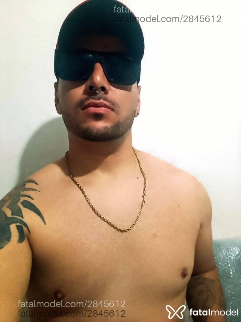 Acompanhante homem morena (o) de olhos castanhos - Acompanhante