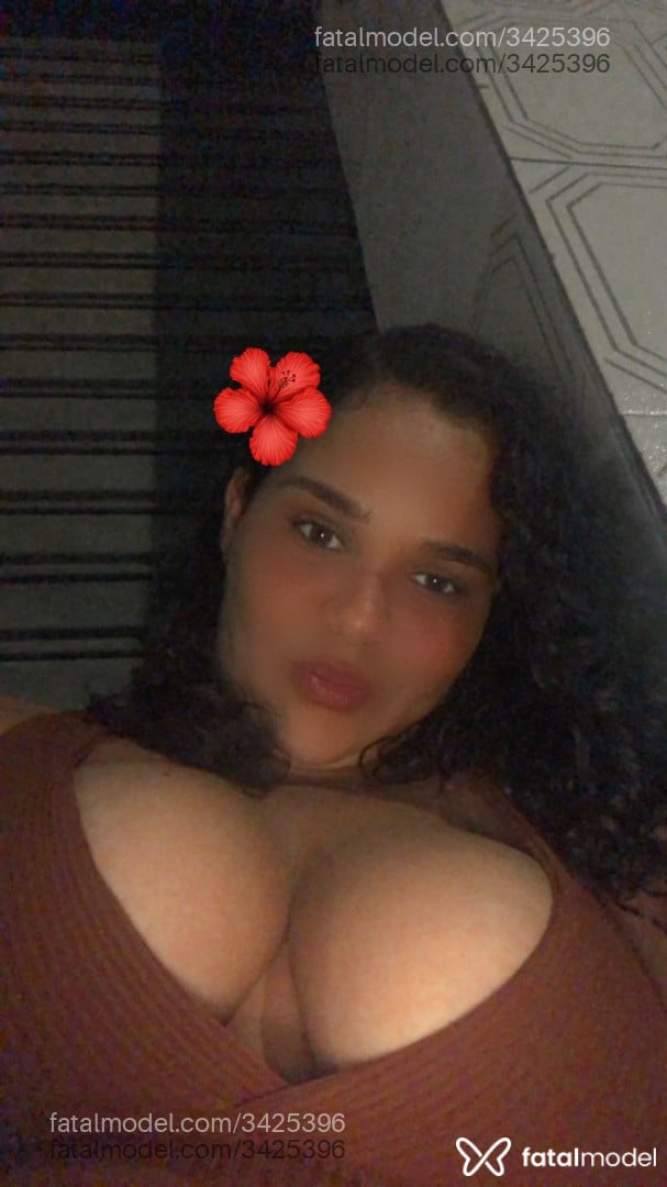Acompanhante mulher com cabelo castanho de olhos castanhos - Bianca Acompanhante mulher com cabelo castanho de olhos castanhos - Bianca