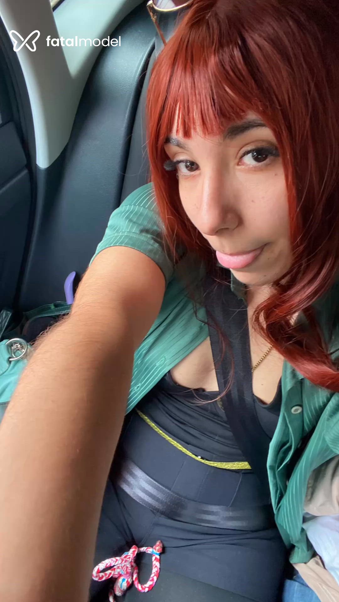 Acompanhante mulher ruiva (o) de olhos castanhos - Zayra