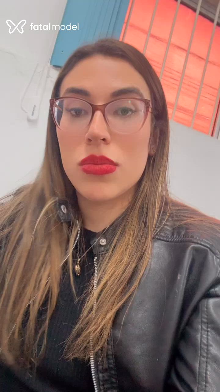 Acompanhante mulher trans morena (o) de olhos castanhos - Pati Acompanhante mulher trans morena (o) de olhos castanhos - Pati