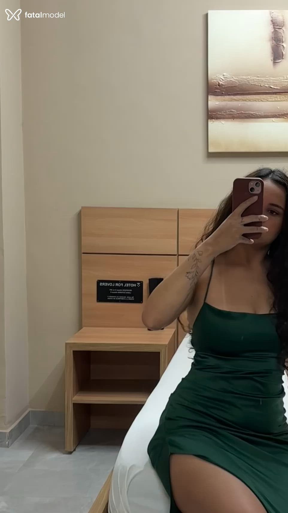 Acompanhante mulher com cabelo castanho de olhos mel - Safira
