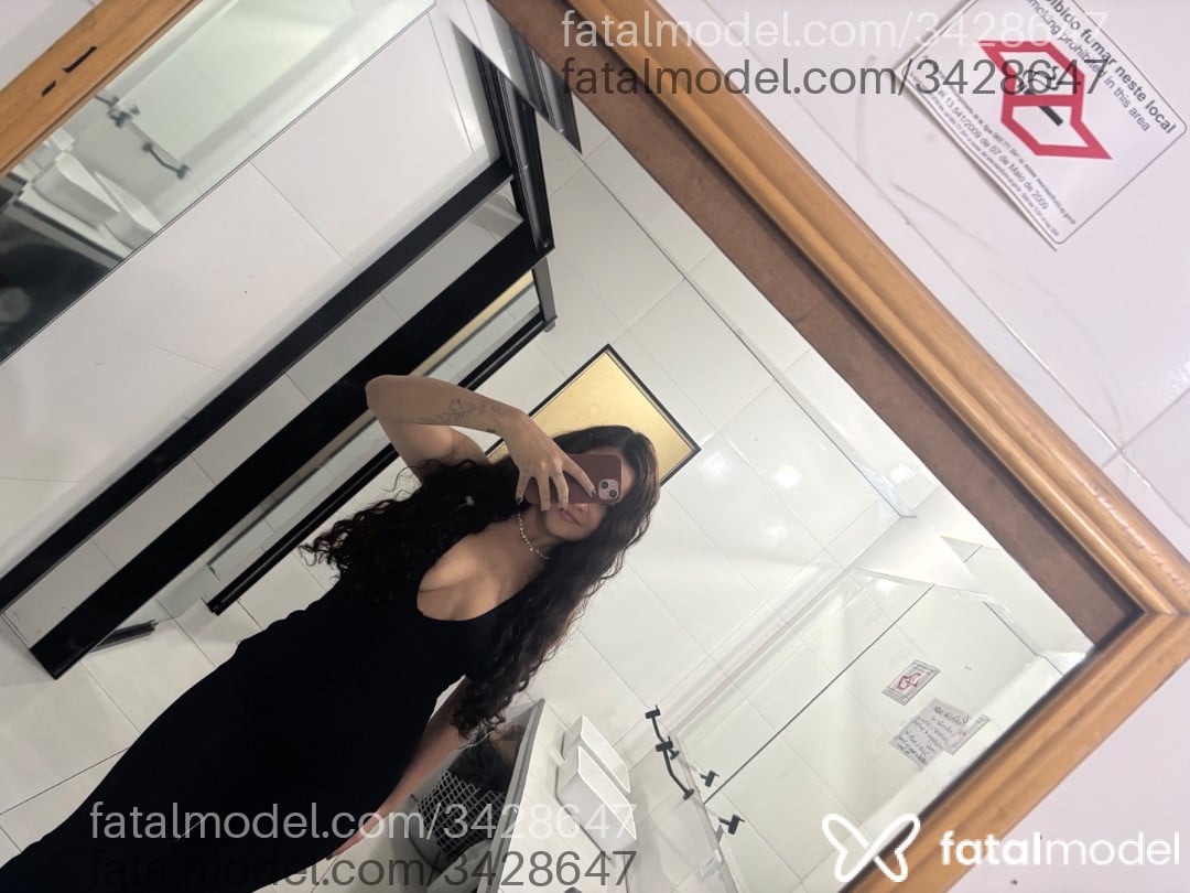 Acompanhante mulher com cabelo castanho de olhos mel - Safira