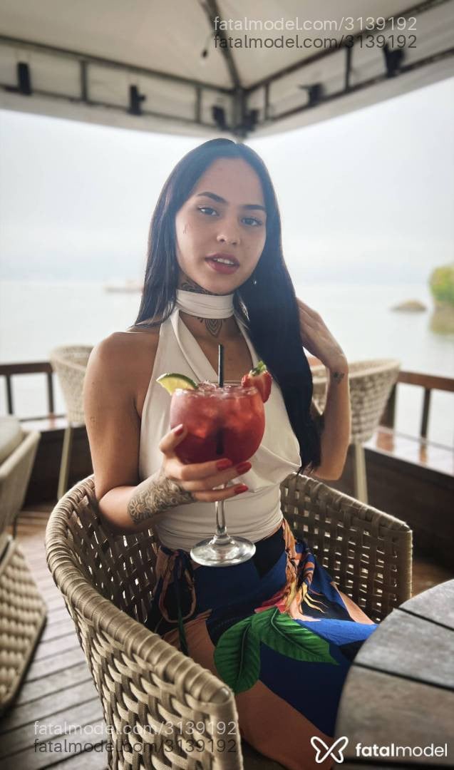 Acompanhante mulher morena (o) de olhos castanhos - Melissa Carvalho