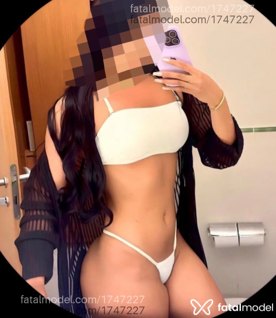 Acompanhante mulher morena (o) de olhos pretos - Mell