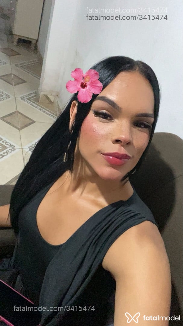 Acompanhante mulher trans morena (o) de olhos castanhos - Anny