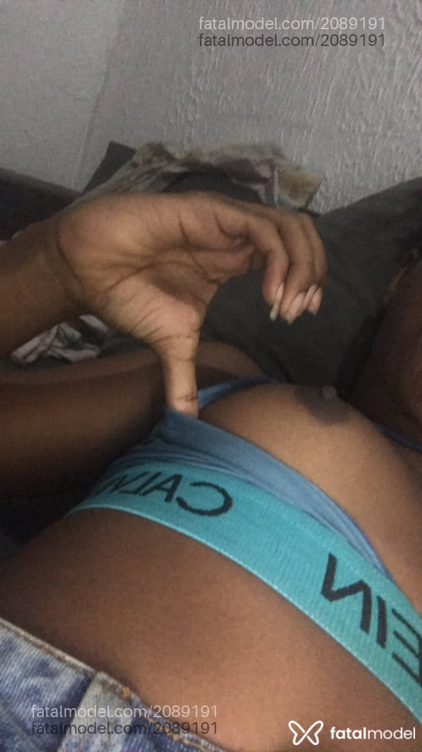 Acompanhante mulher trans morena (o) de olhos castanhos - Allana