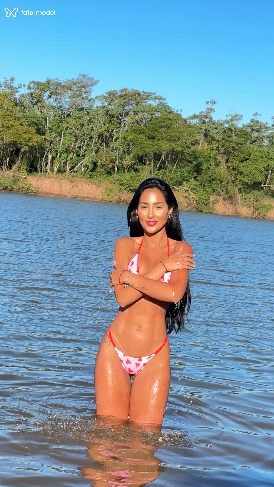Acompanhante mulher com cabelo castanho de olhos pretos - Isis Bellucci Acompanhante mulher com cabelo castanho de olhos pretos - Isis Bellucci