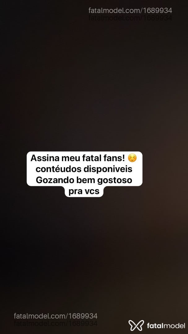 Acompanhante mulher trans morena (o) de olhos castanhos - Kefyra