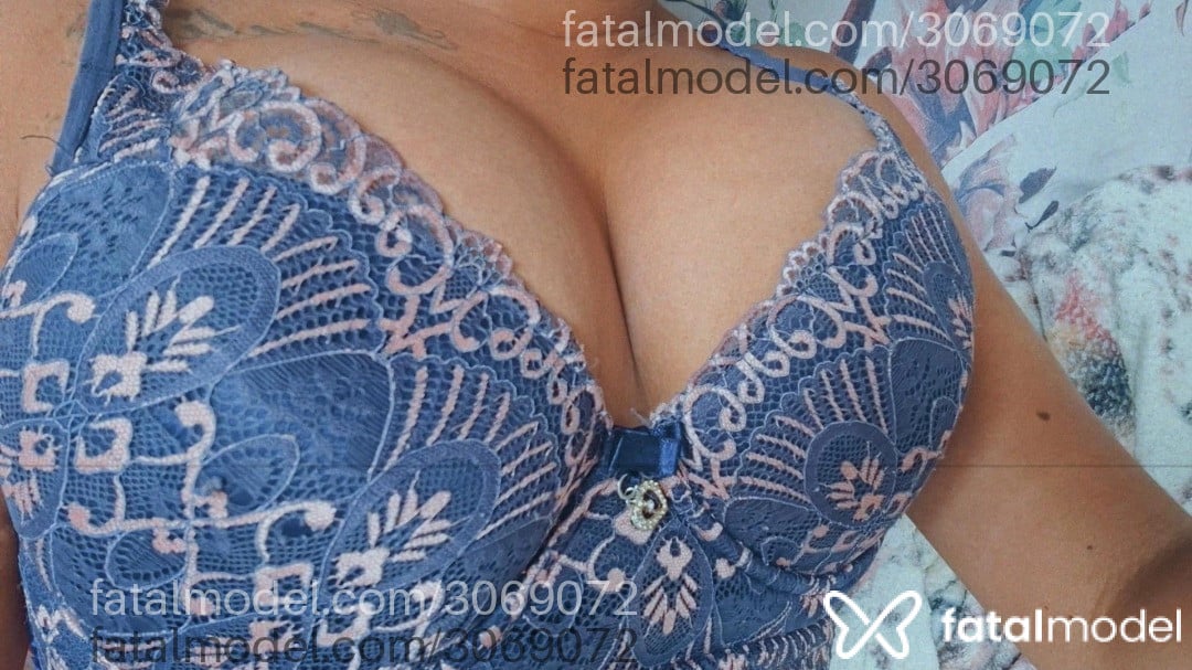 Acompanhante mulher morena (o) de olhos castanhos - Thais Souza Acompanhante mulher morena (o) de olhos castanhos - Thais Souza