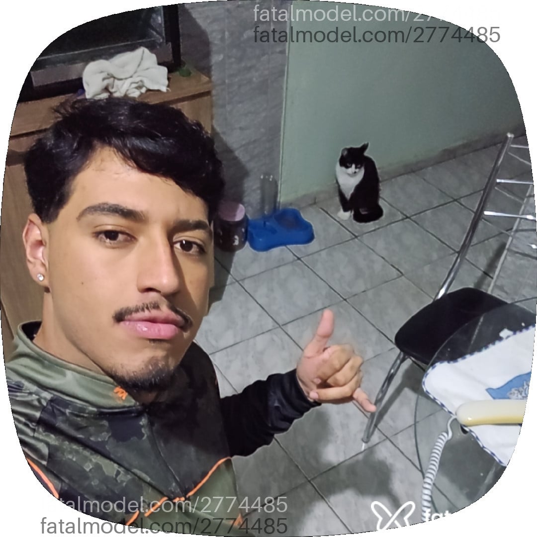 Acompanhante homem morena (o) de olhos castanhos - Filipe