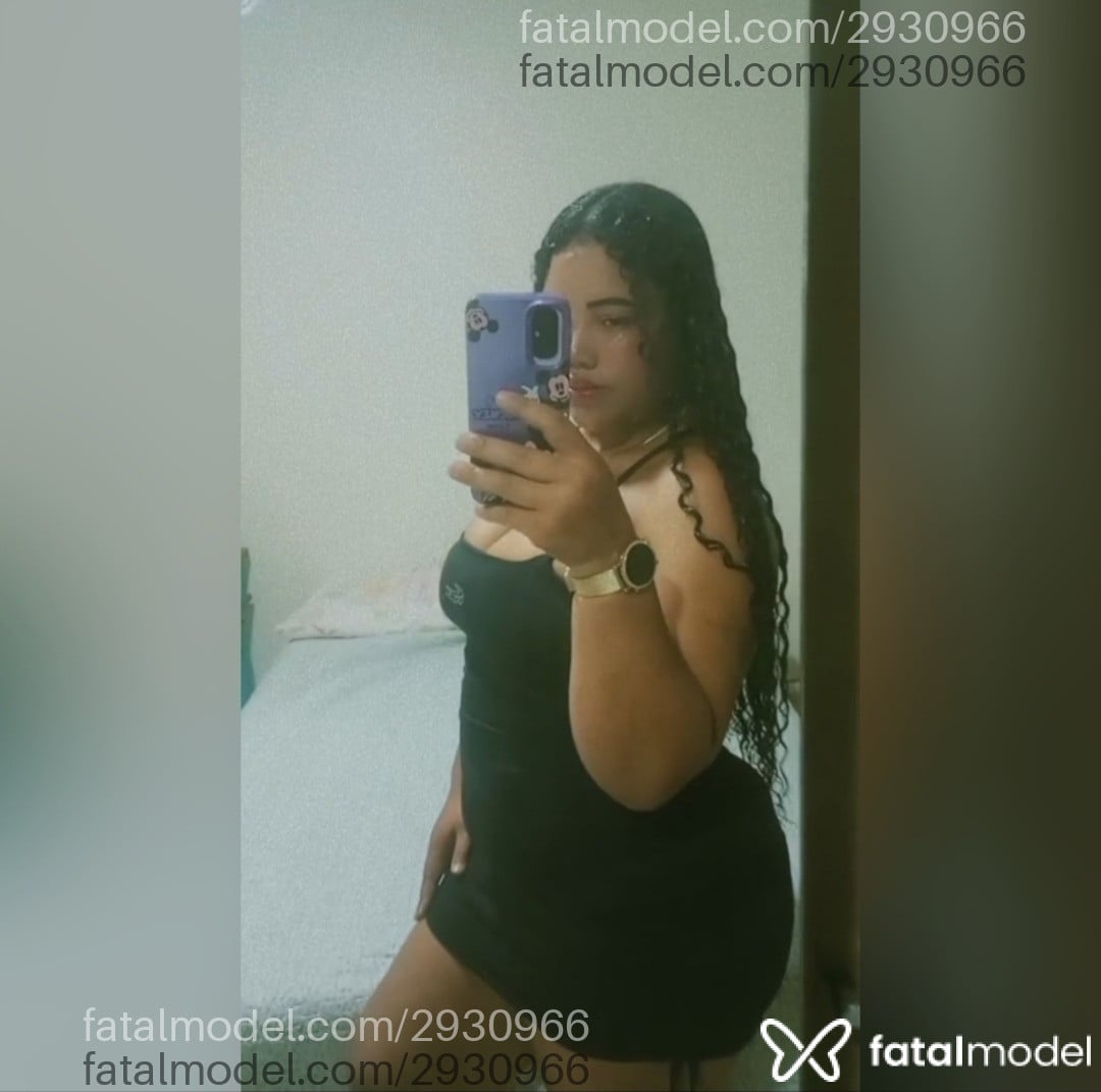 Acompanhante mulher morena (o) de olhos pretos - Vick Morena