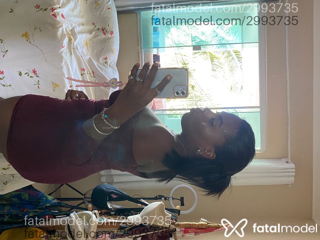 Acompanhante mulher morena (o) de olhos castanhos - Bruninha Acompanhante mulher morena (o) de olhos castanhos - Bruninha
