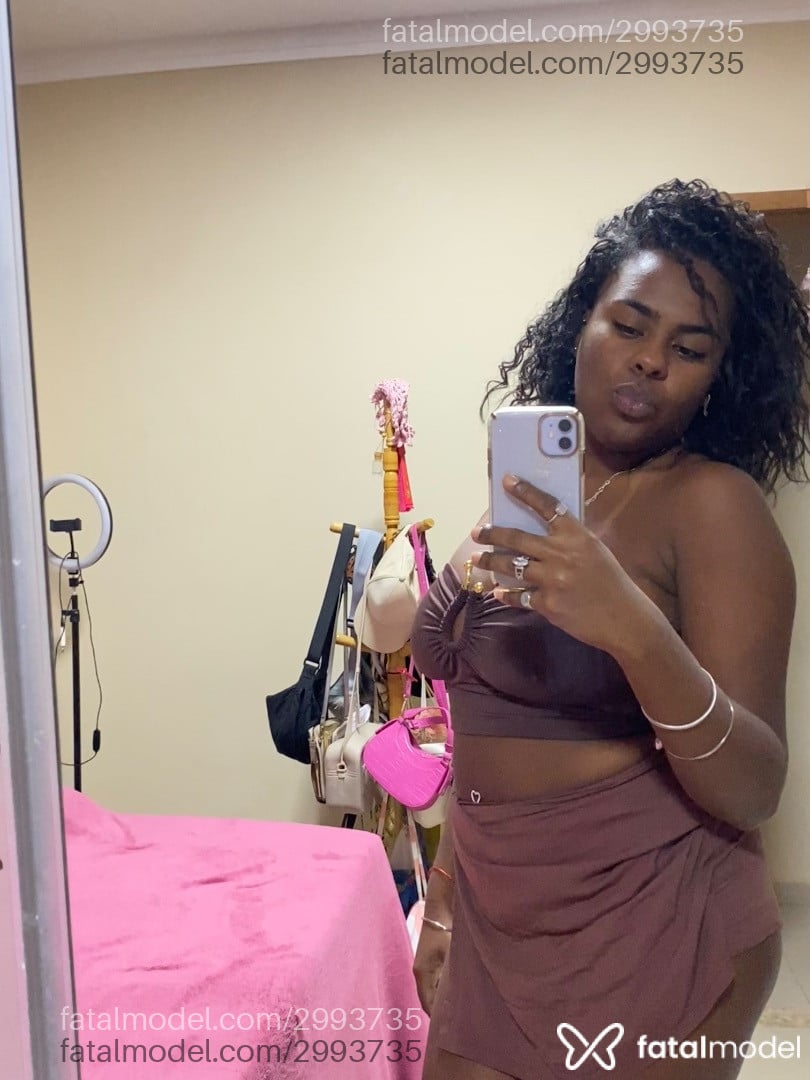 Acompanhante mulher morena (o) de olhos castanhos - Bruninha Acompanhante mulher morena (o) de olhos castanhos - Bruninha