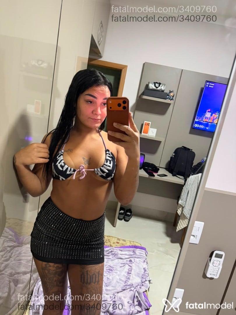 Acompanhante mulher trans morena (o) de olhos castanhos - Martins