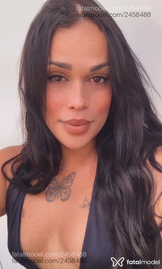 Acompanhante mulher trans morena (o) de olhos castanhos - Angel lee