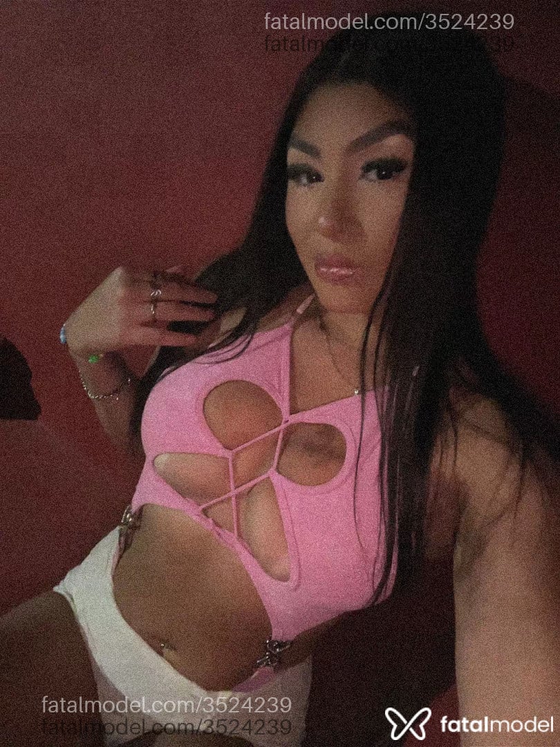 Acompanhante mulher morena (o) de olhos castanhos - Japinhaah Acompanhante mulher morena (o) de olhos castanhos - Japinhaah