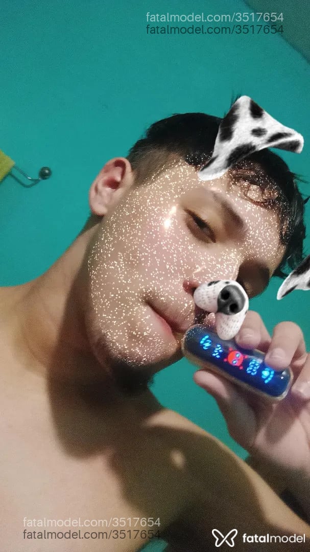 Acompanhante homem morena (o) de olhos castanhos - Eduardo