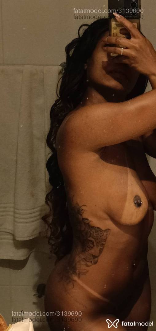 Acompanhante mulher morena (o) de olhos castanhos - Lara Hisis