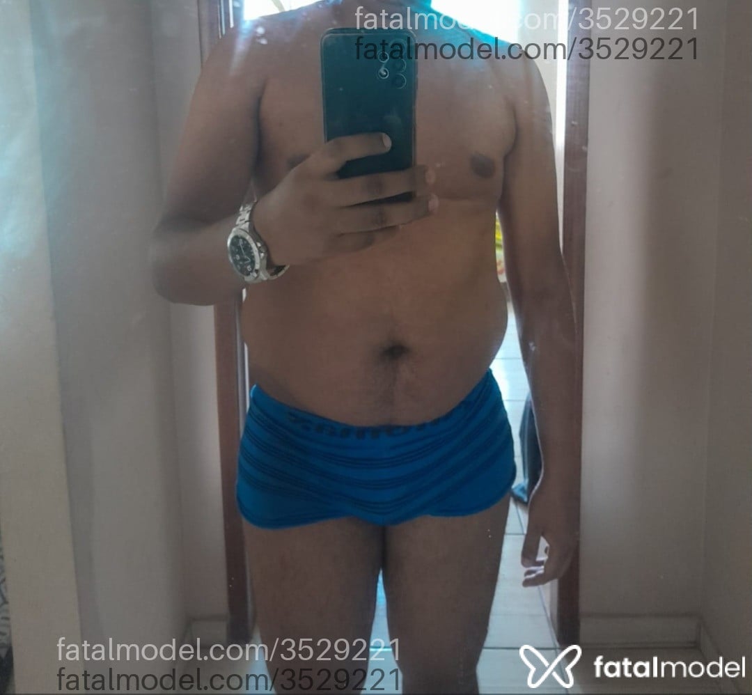Acompanhante homem morena (o) de olhos pretos - Victor Acompanhante homem morena (o) de olhos pretos - Victor