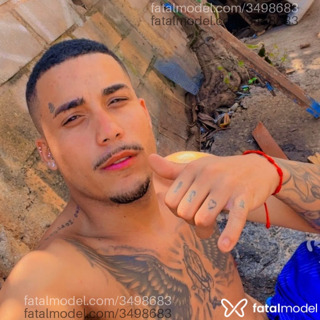 Acompanhante homem com cabelo castanho de olhos castanhos - Marcos