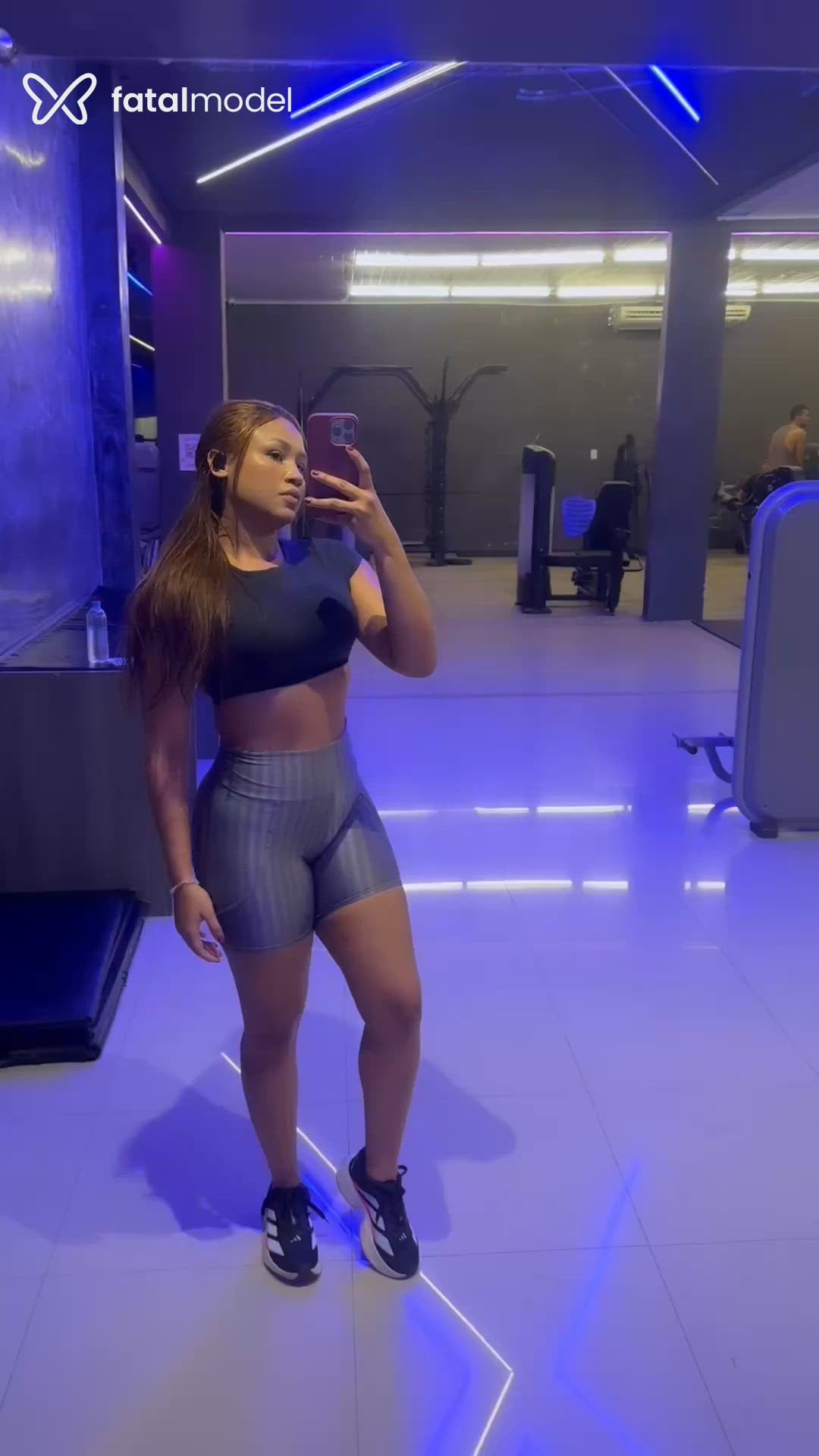 Acompanhante mulher com cabelo castanho de olhos castanhos - Lua Duarte