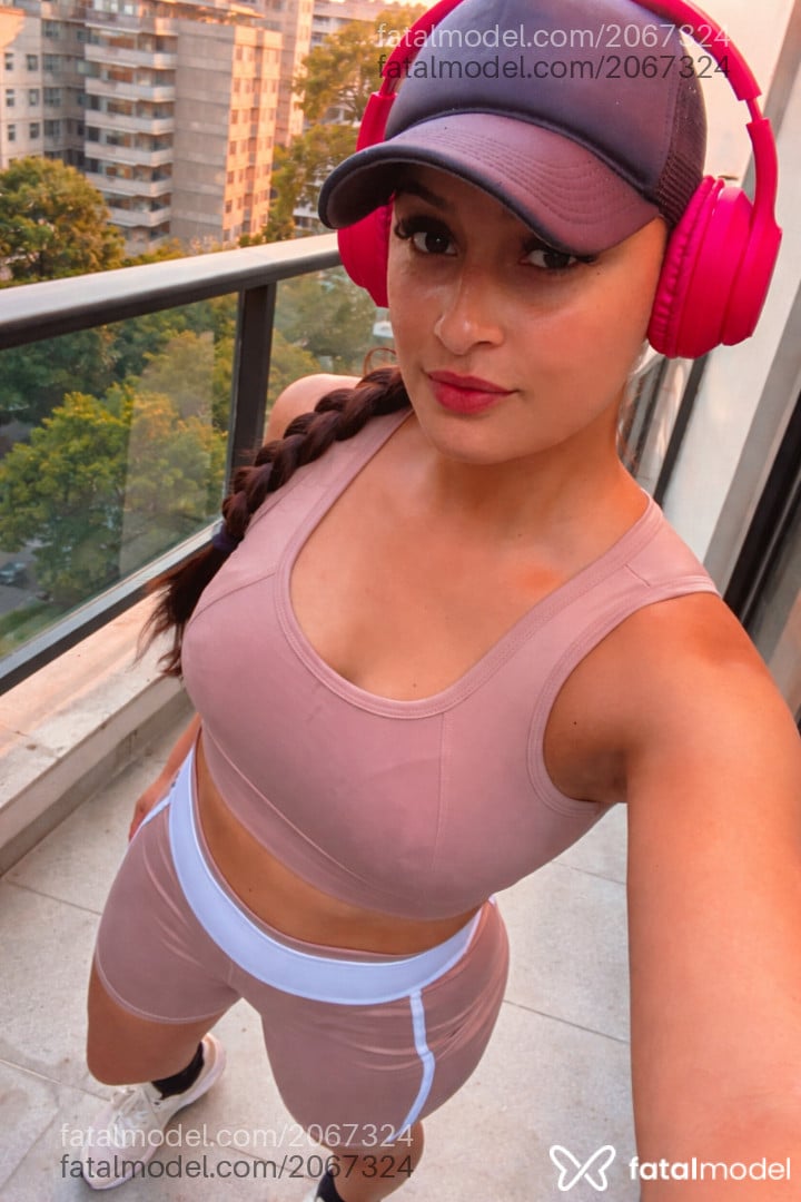 Acompanhante mulher com cabelo castanho de olhos castanhos - Zharah