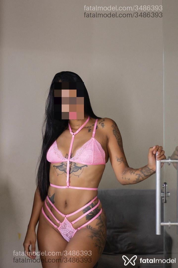Acompanhante mulher morena (o) de olhos castanhos - Karolayne