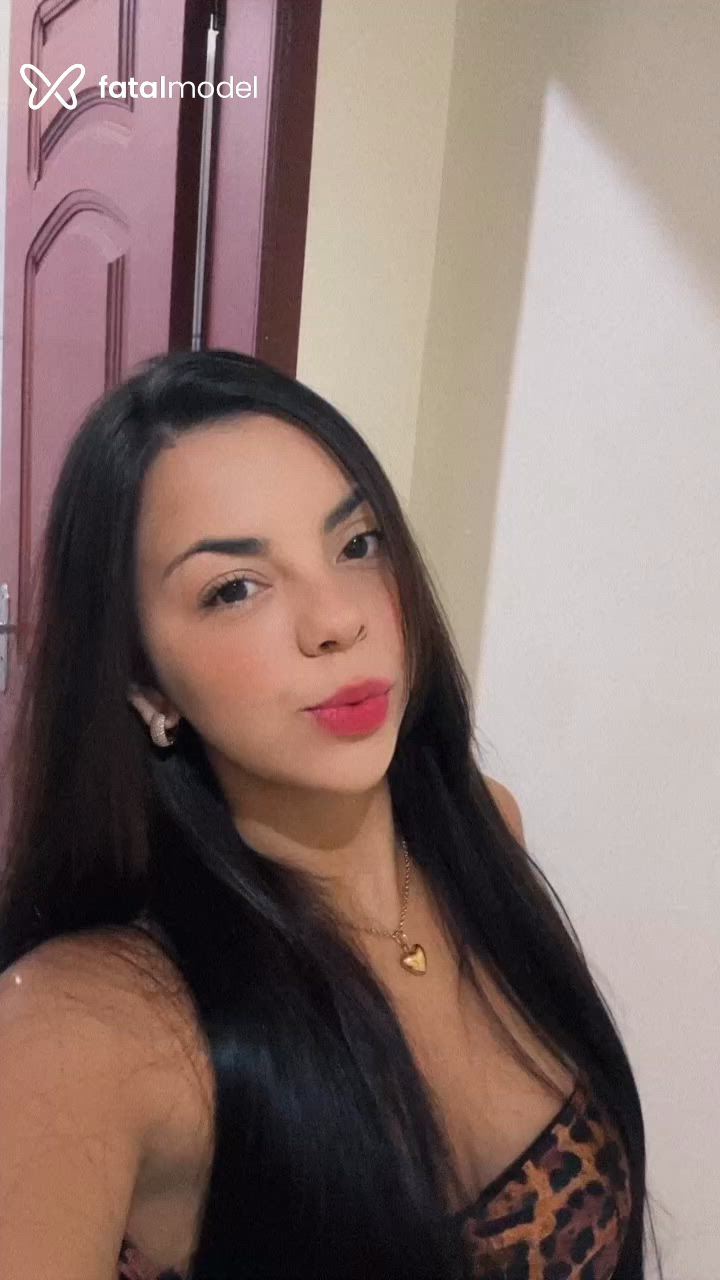 Acompanhante mulher com cabelo castanho de olhos castanhos - Paola Acompanhante mulher com cabelo castanho de olhos castanhos - Paola