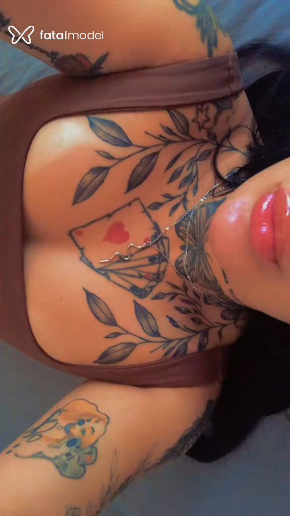 Acompanhante mulher ruiva (o) de olhos castanhos - Dafne Guerra