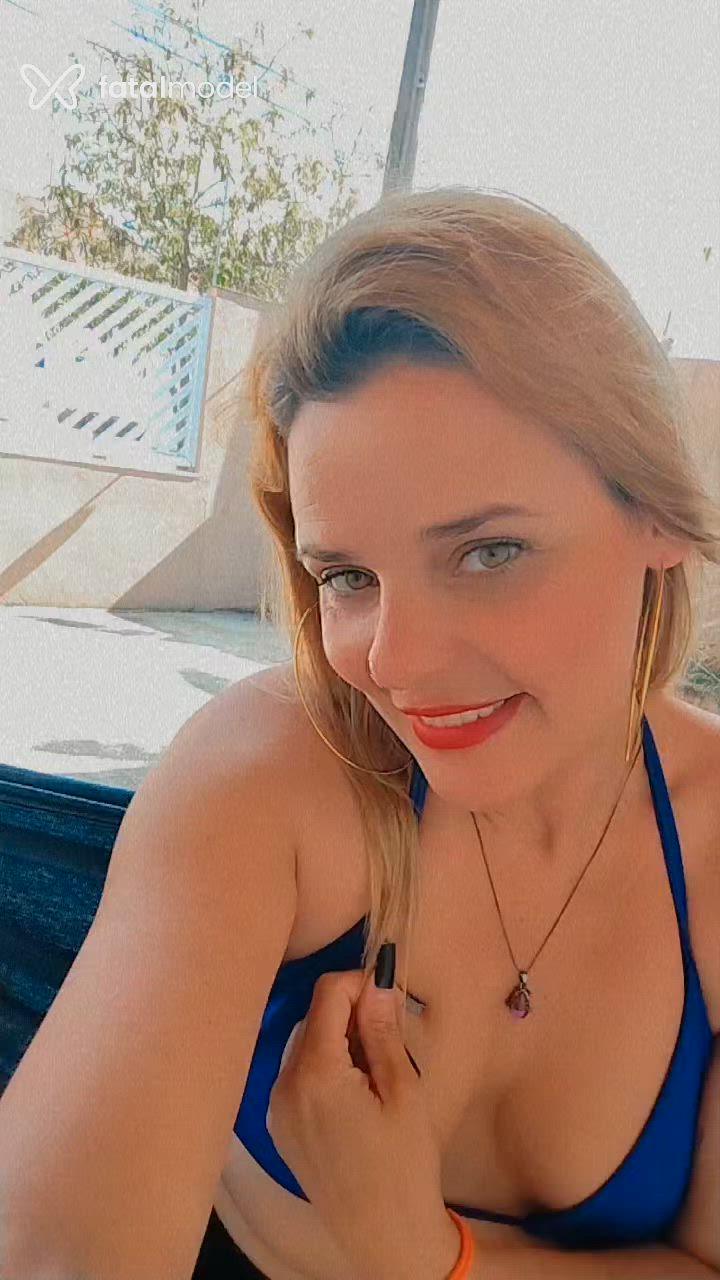 Acompanhante mulher loira (o) de olhos mel - Bruna Becker