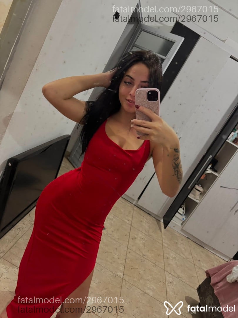 Acompanhante mulher com cabelo castanho de olhos castanhos - Lara