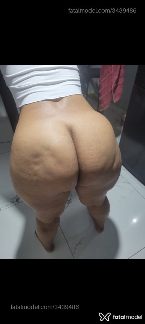 Acompanhante homem morena (o) de olhos castanhos - Erika