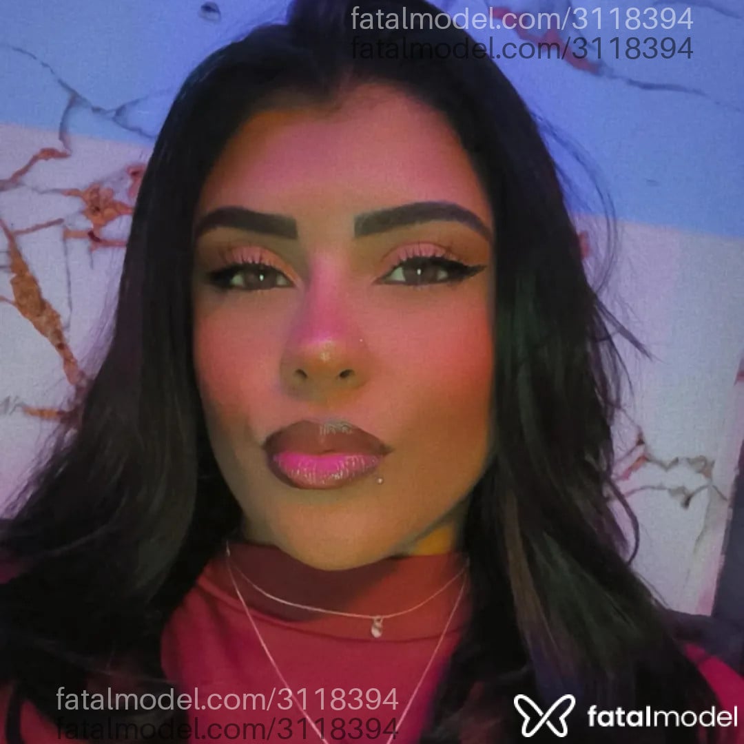 Acompanhante mulher morena (o) de olhos mel - Morena