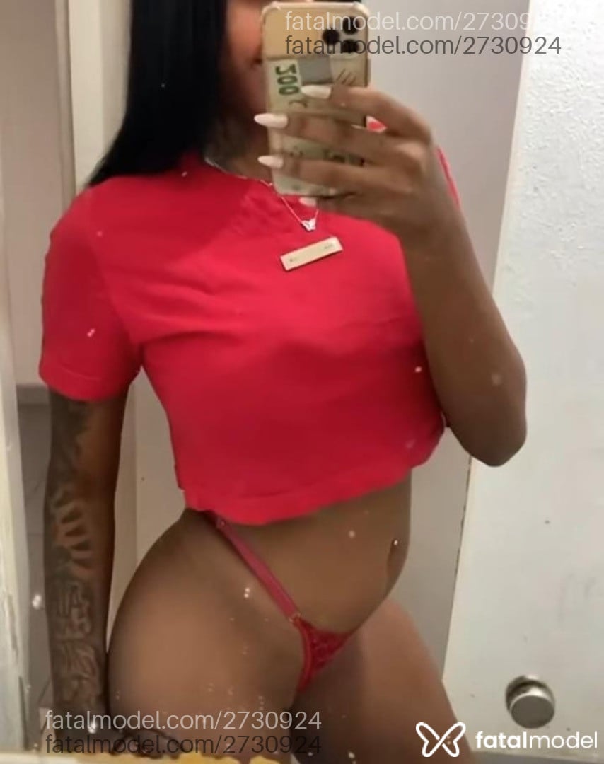 Acompanhante mulher morena (o) de olhos pretos - Sarah