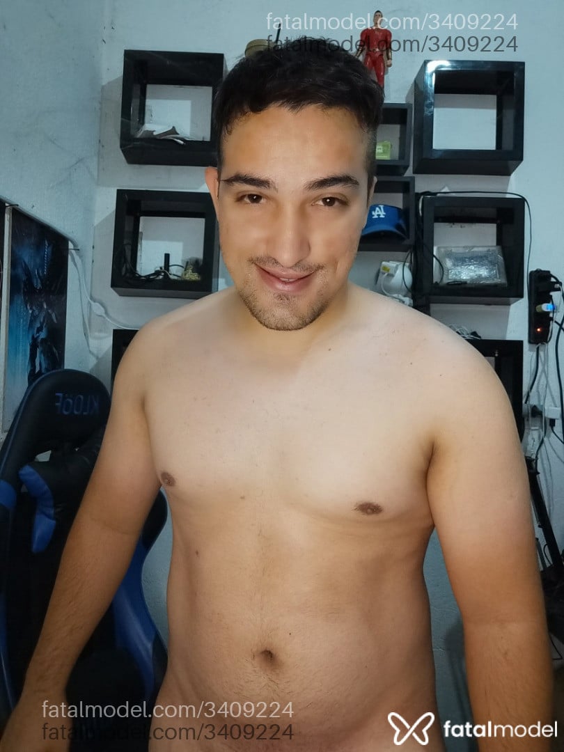 Acompanhante homem com cabelo castanho de olhos castanhos - Lucas