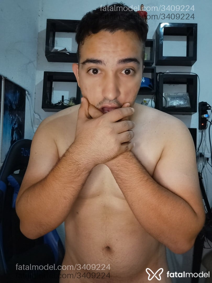 Acompanhante homem com cabelo castanho de olhos castanhos - Lucas