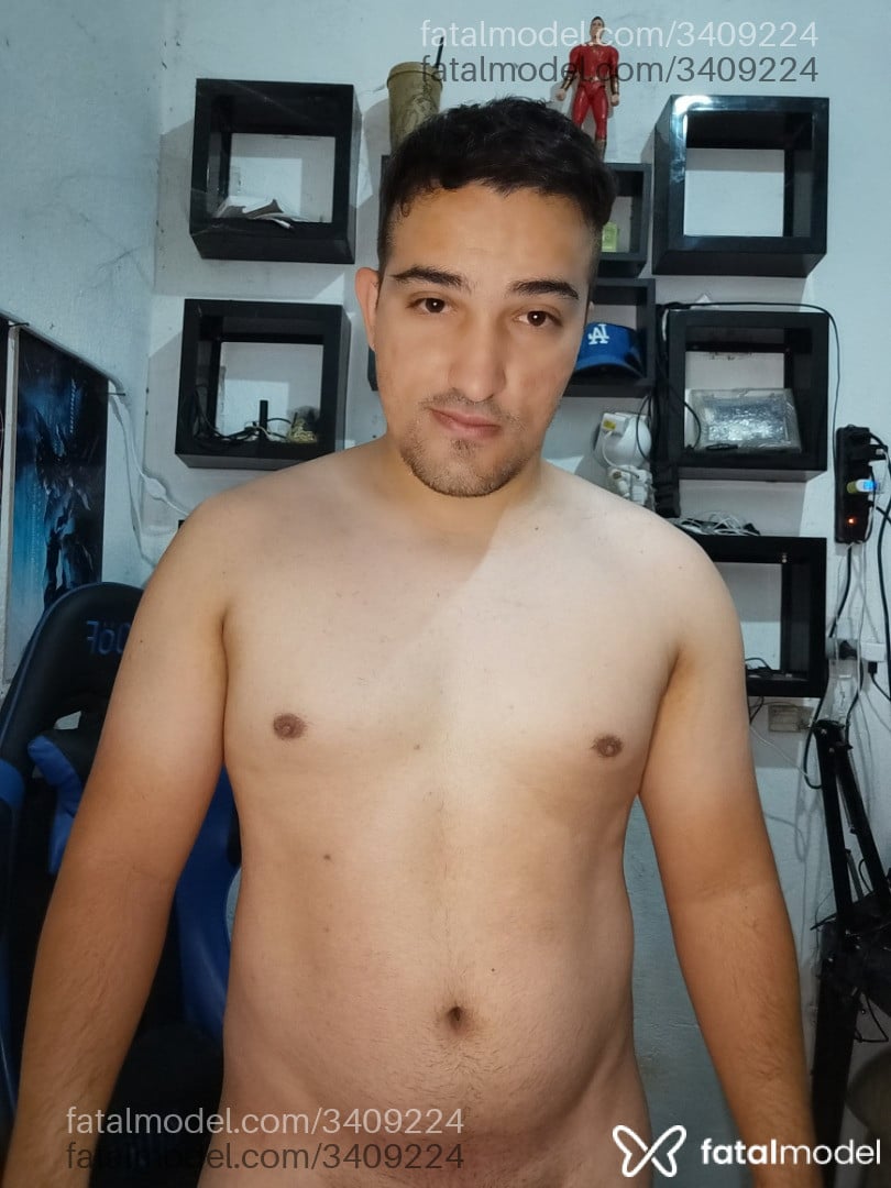 Acompanhante homem com cabelo castanho de olhos castanhos - Lucas