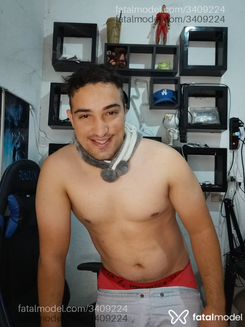 Acompanhante homem com cabelo castanho de olhos castanhos - Lucas